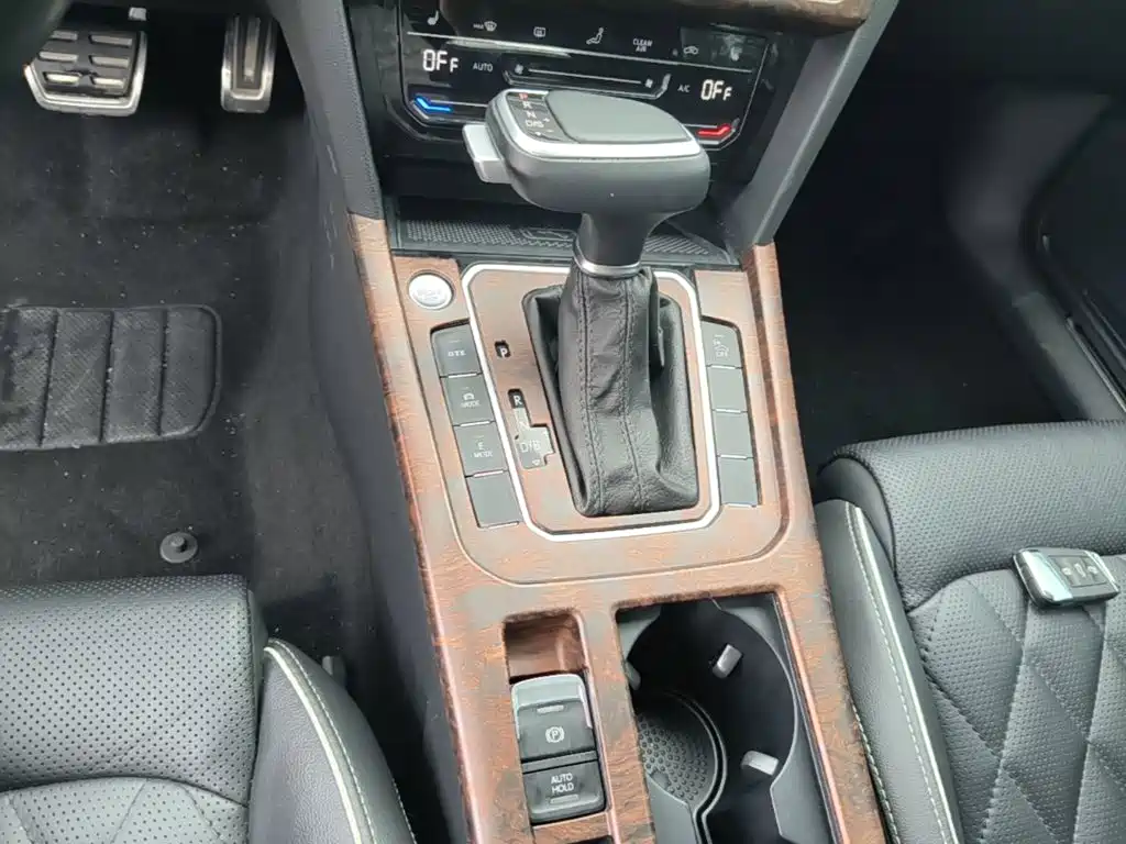 Volkswagen Magotan PHEV — миниатюра 14