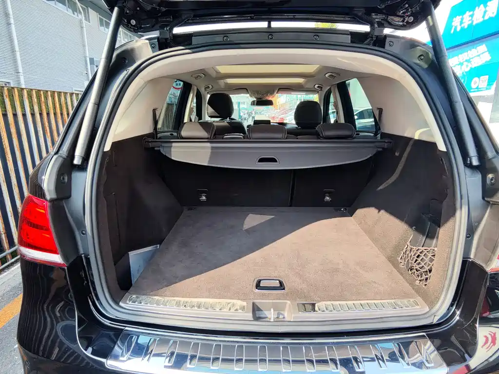 Mercedes-Benz GLE (Import) — миниатюра 13