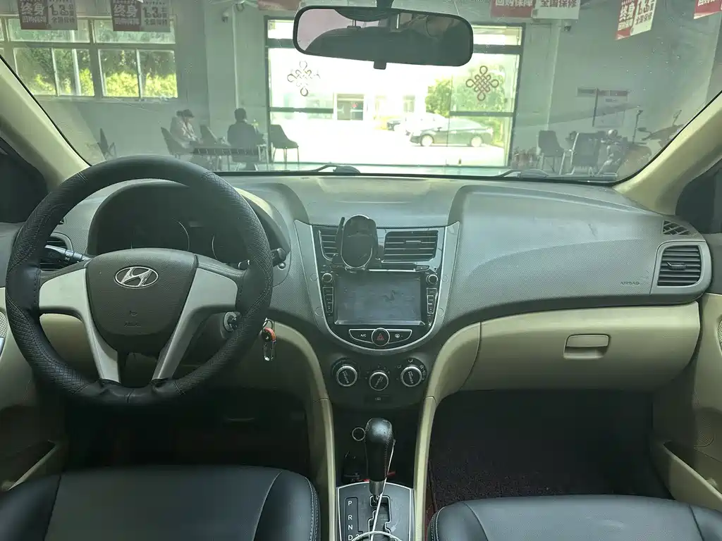 Hyundai Verna — миниатюра 5