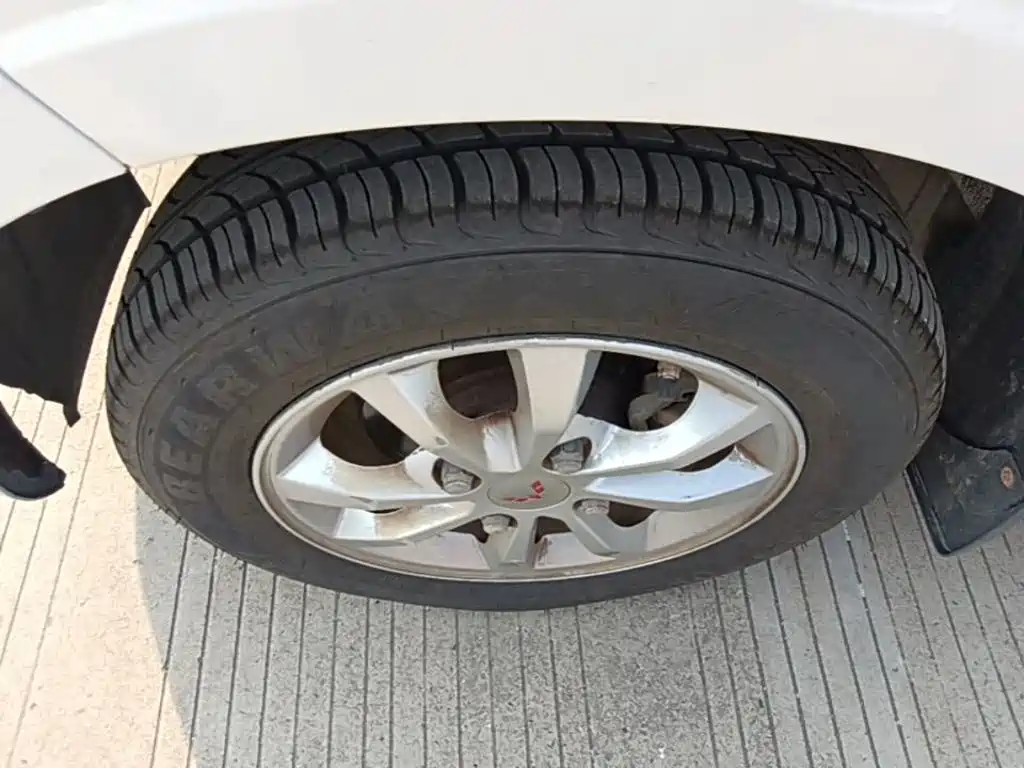 Wuling Hongguang V — миниатюра 23