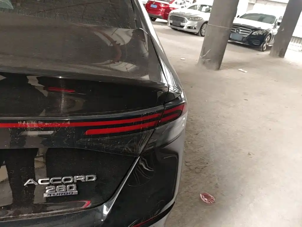 Honda Accord — миниатюра 8