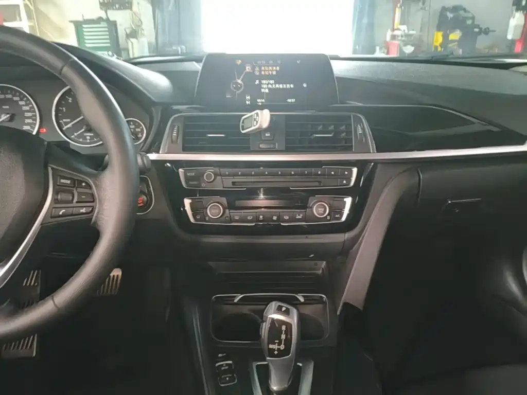 BMW 3 Series — миниатюра 13