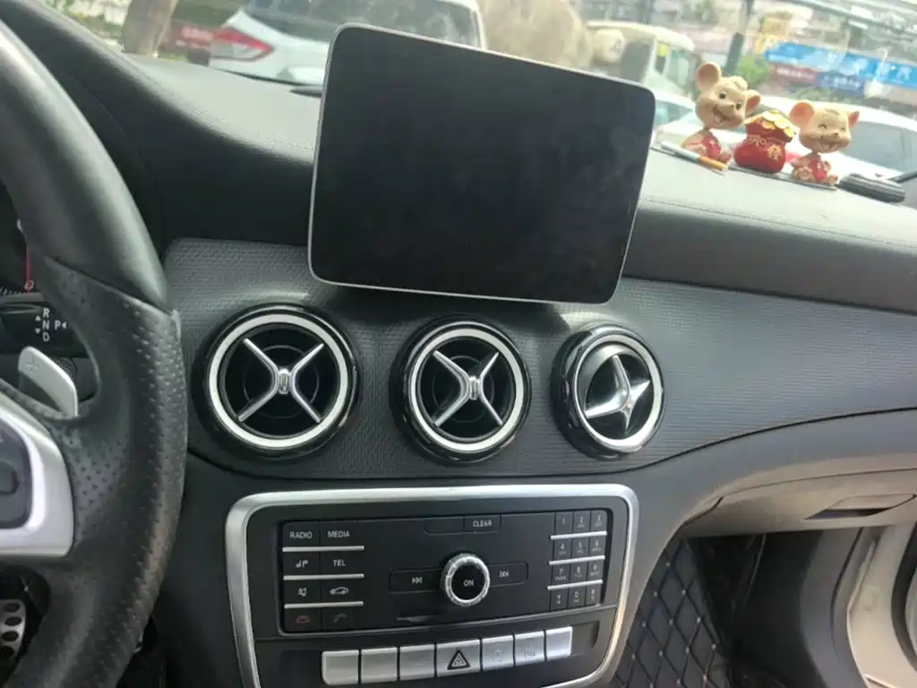 Mercedes-Benz GLA — миниатюра 13