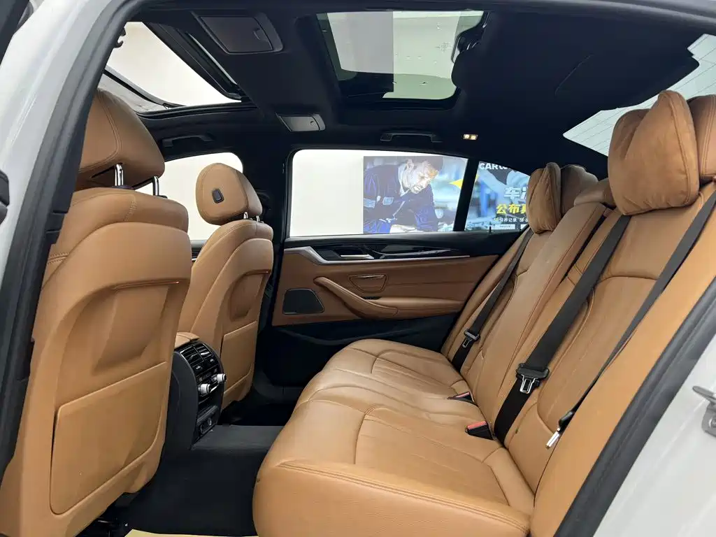BMW 5 Series — миниатюра 22