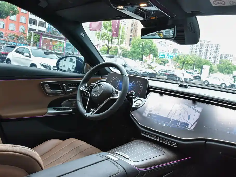 Mercedes-Benz E-Class — миниатюра 21