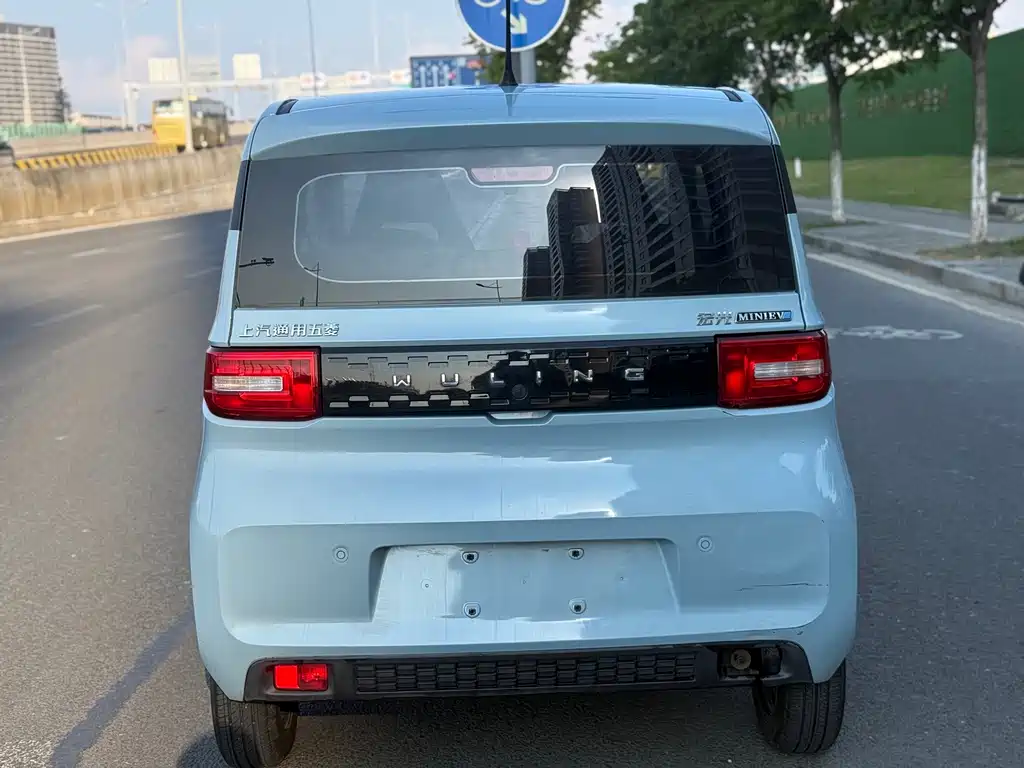 Wuling MINIEV — миниатюра 6