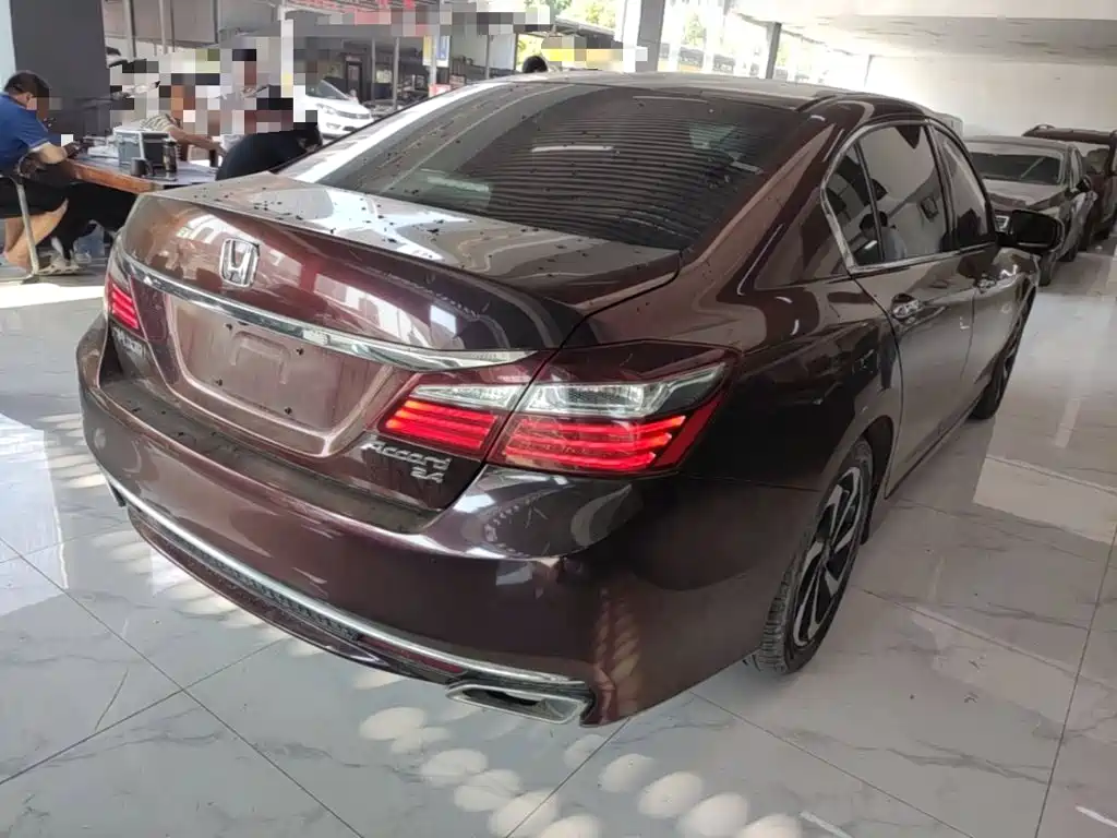 Honda Accord — миниатюра 7