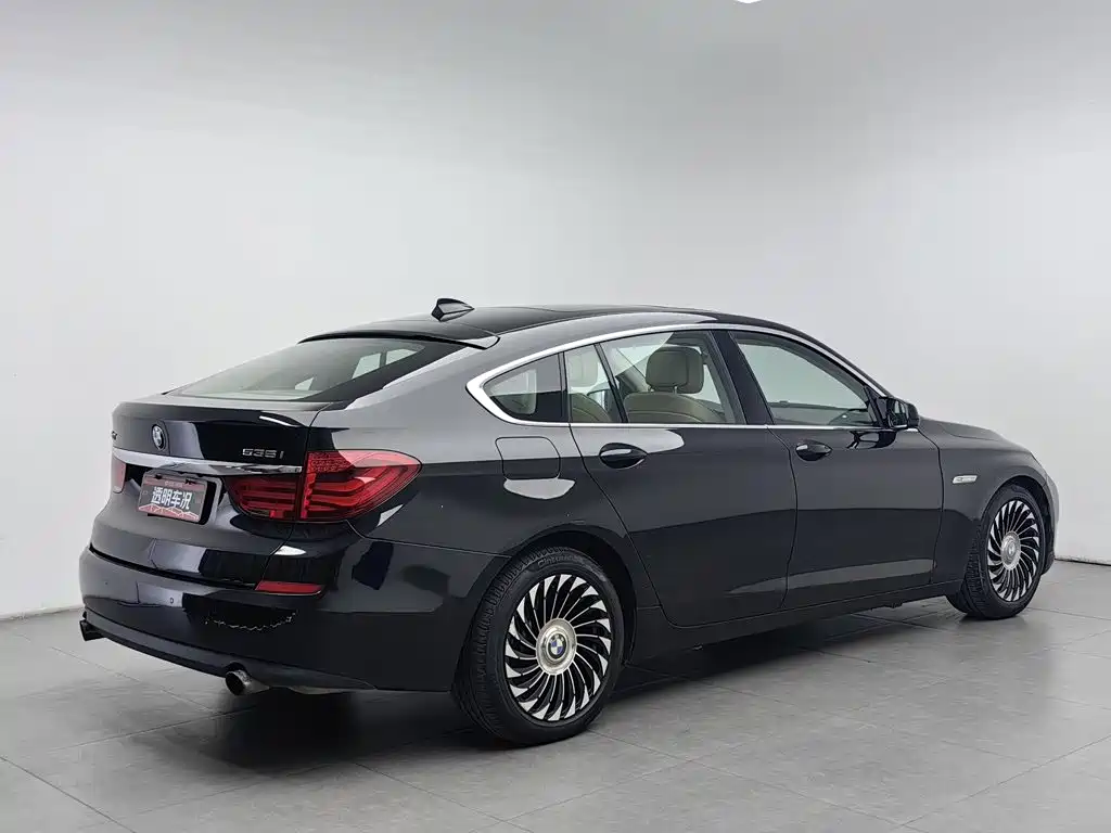 BMW 5 Series GT — миниатюра 2
