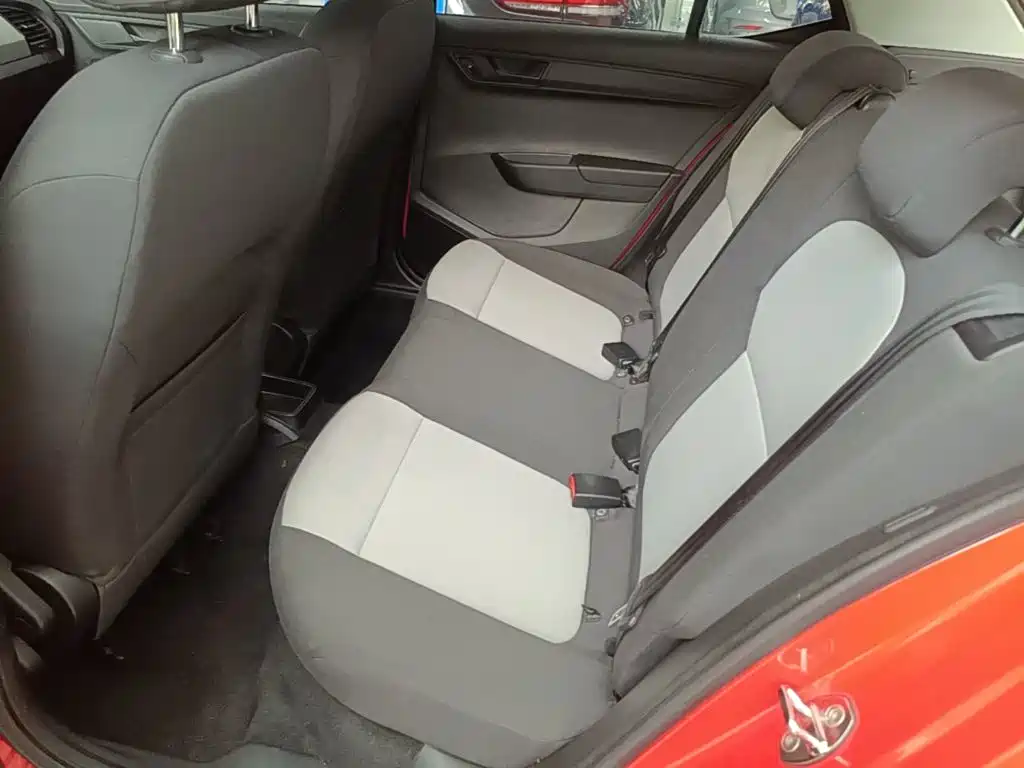 Skoda Fabia — миниатюра 17