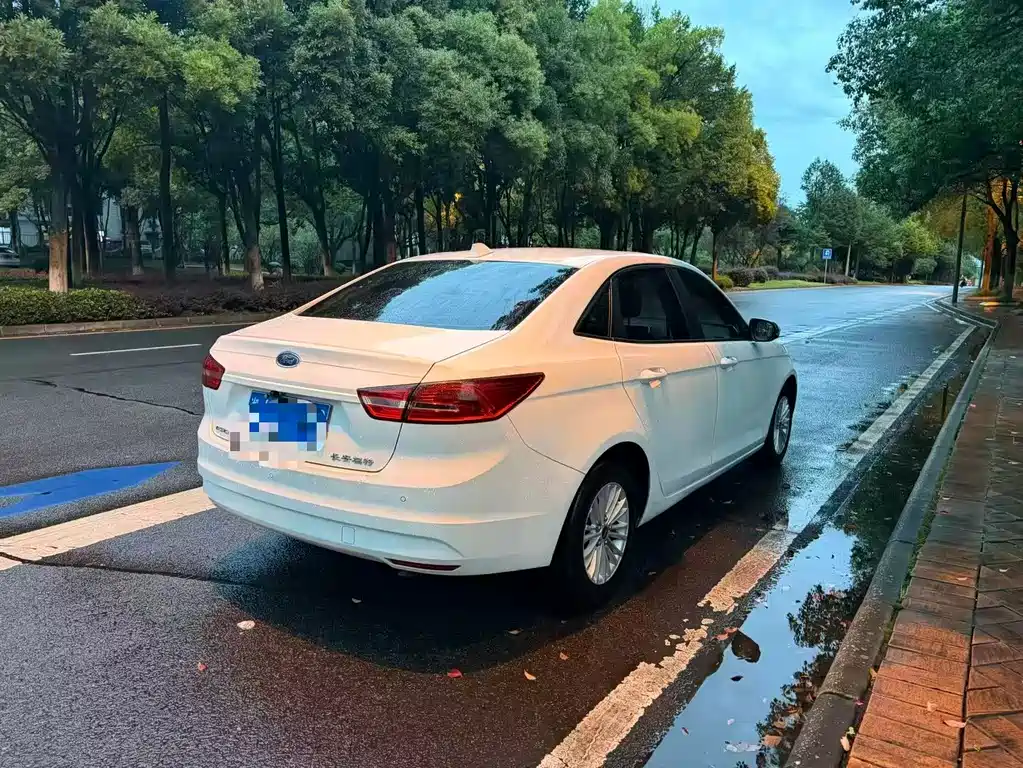 Ford Escort — миниатюра 4