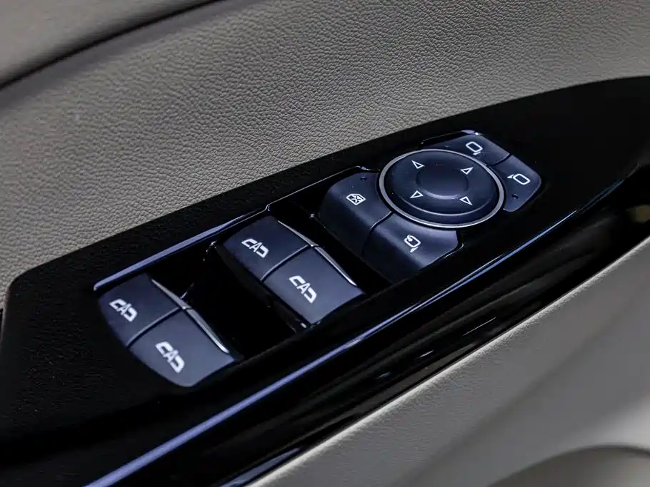 Buick GL8 Hybrid — миниатюра 12