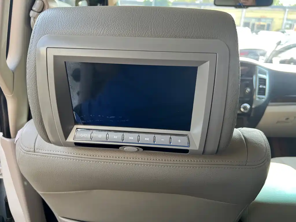Mitsubishi Pajero (Import) — миниатюра 13