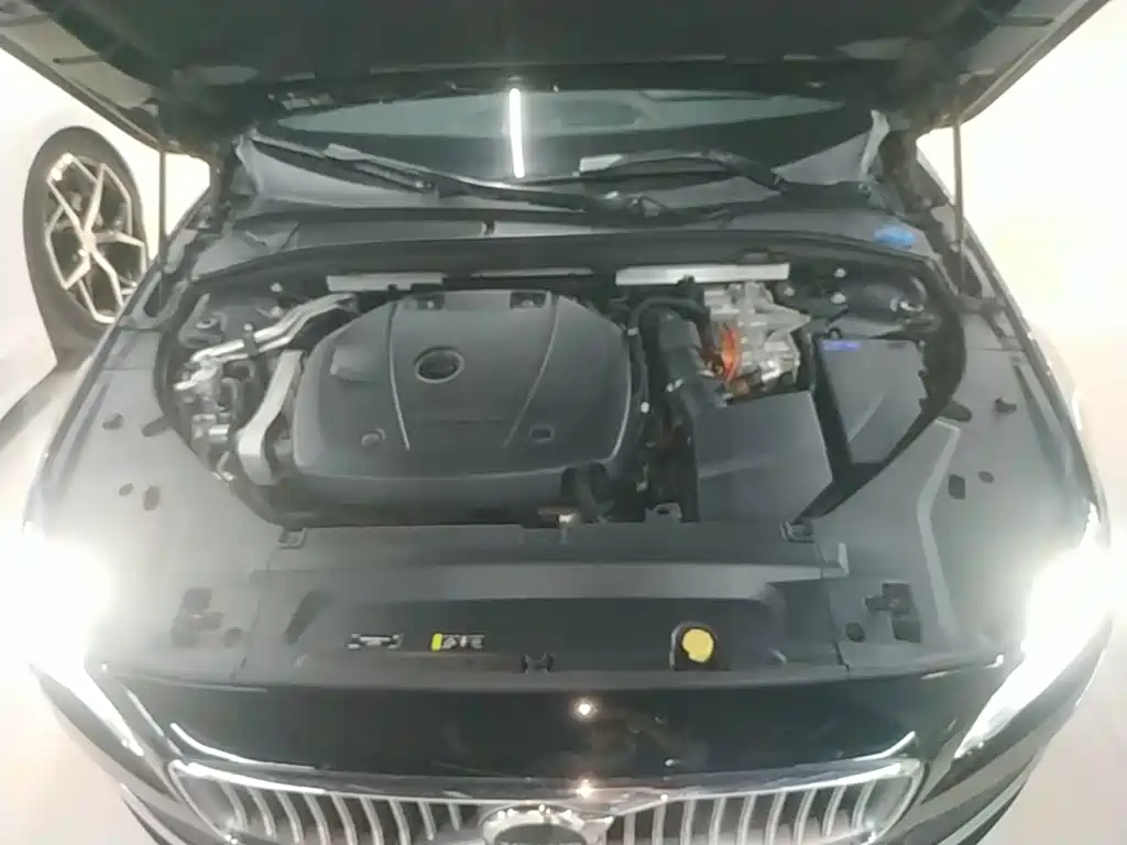 Volvo S90 PHEV — миниатюра 20