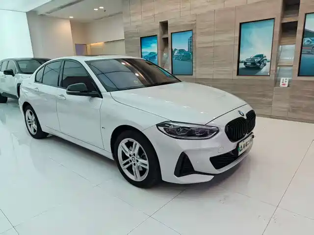 BMW 1 SERIES