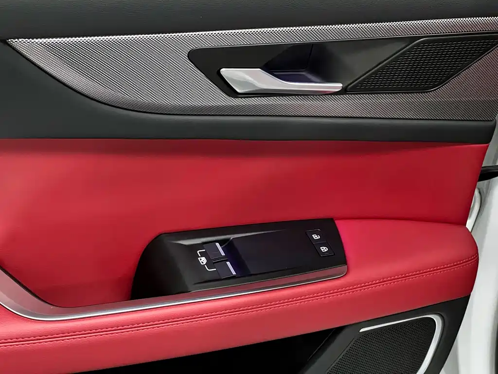 Jaguar XEL — миниатюра 26