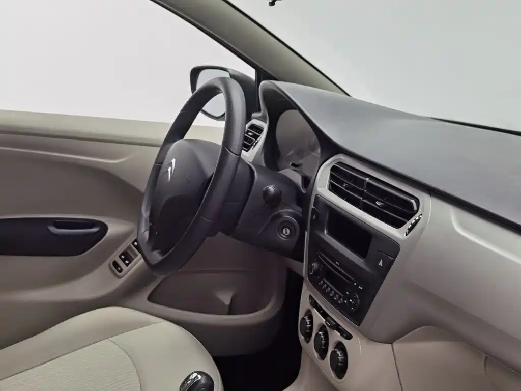 Citroen Elysee — миниатюра 22