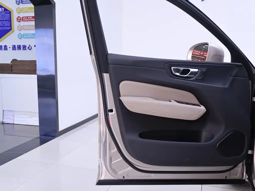 Volvo XC60 — миниатюра 18
