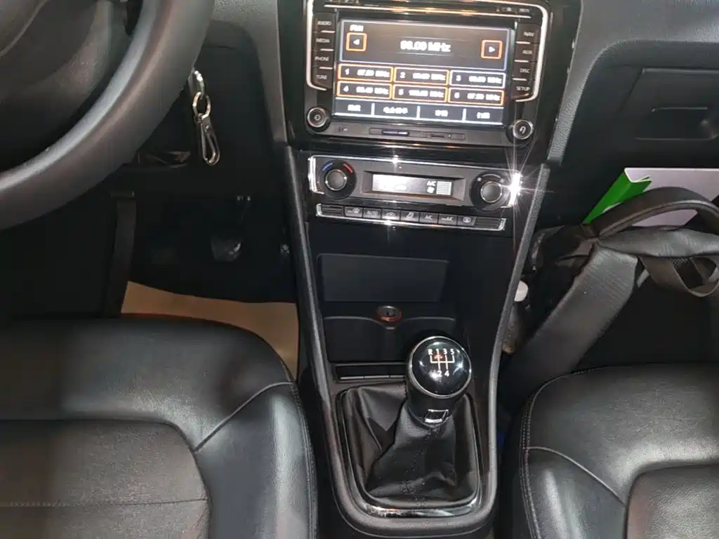 Volkswagen Santana — миниатюра 14