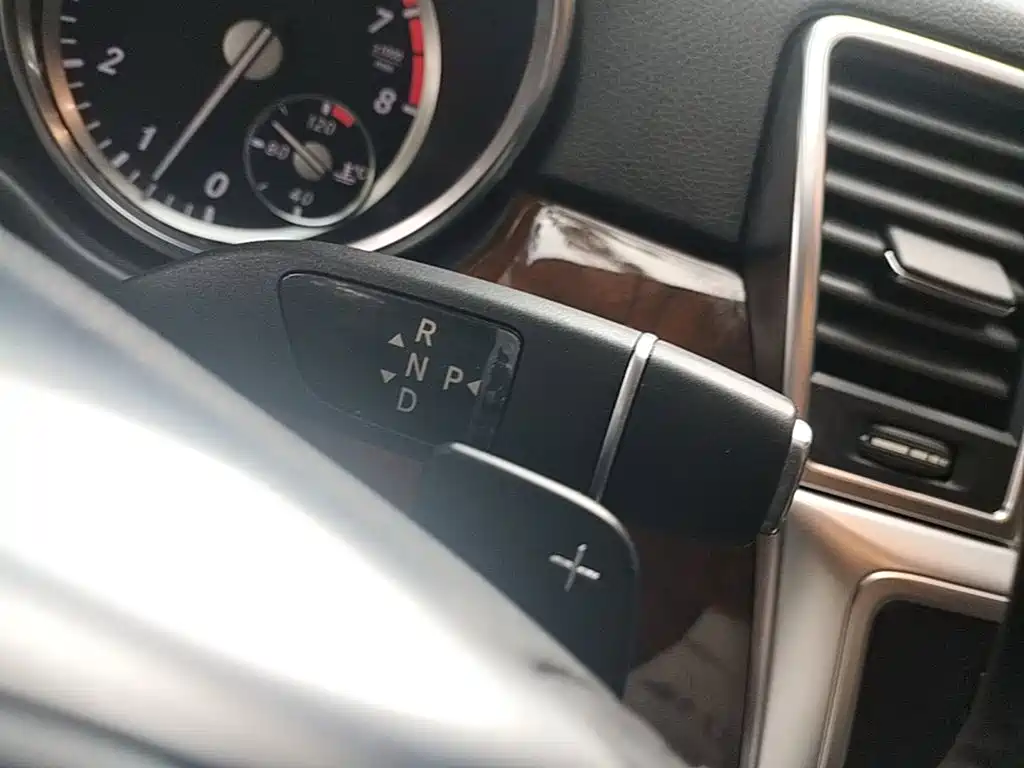 Mercedes-Benz M-Class — миниатюра 14
