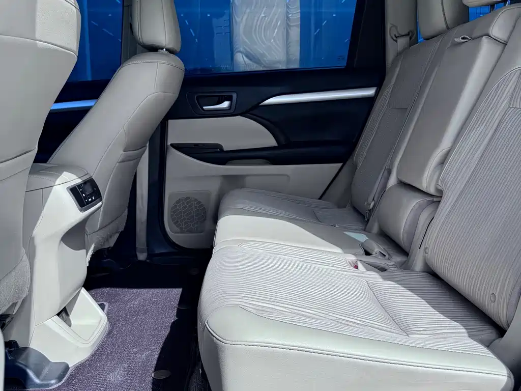 Toyota Highlander — миниатюра 13