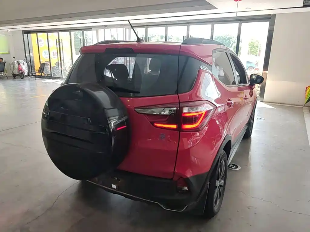BYD Yuan EV — миниатюра 7