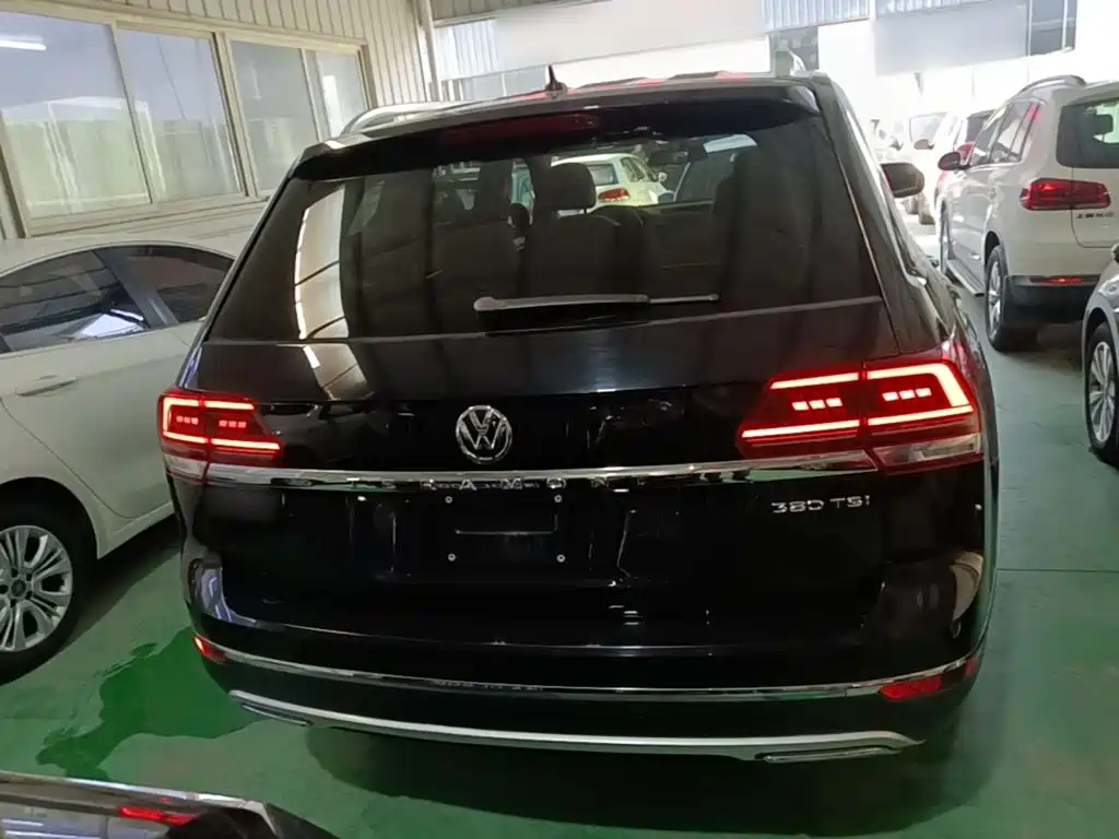 Volkswagen Teramont — миниатюра 6