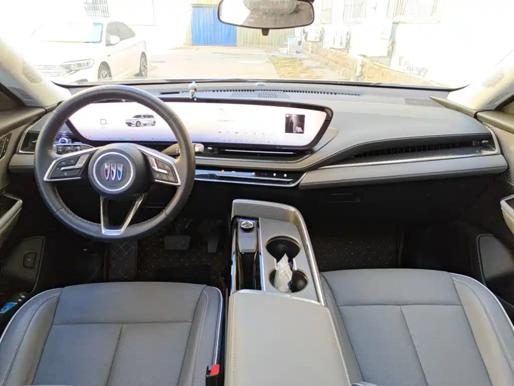 Buick E5 — миниатюра 10