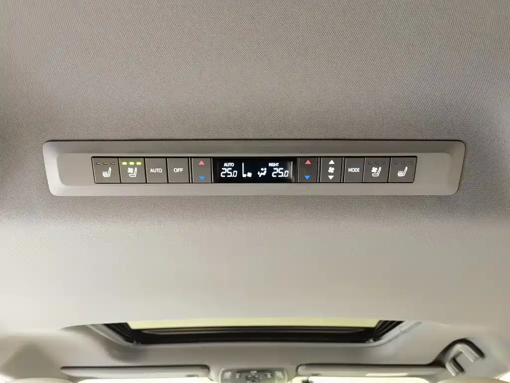 Toyota Sienna — миниатюра 16