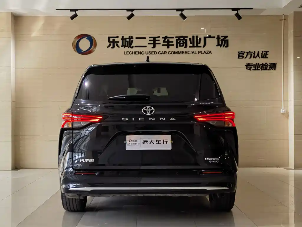 Toyota Sienna — миниатюра 19