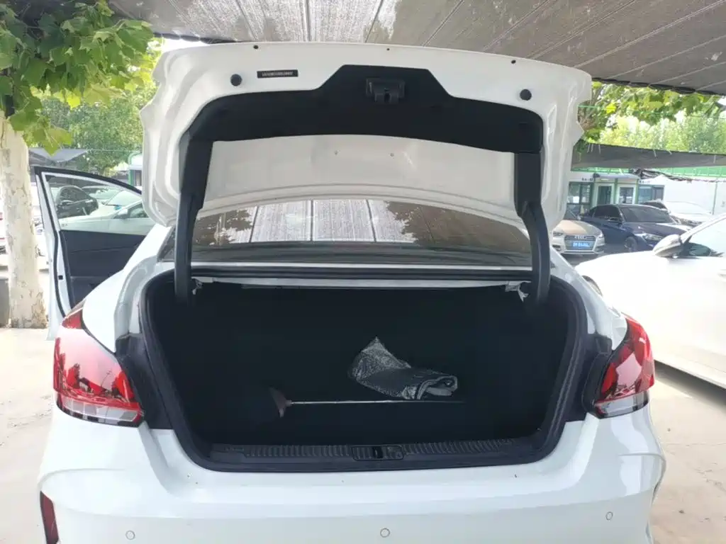 MG MG5 — миниатюра 19