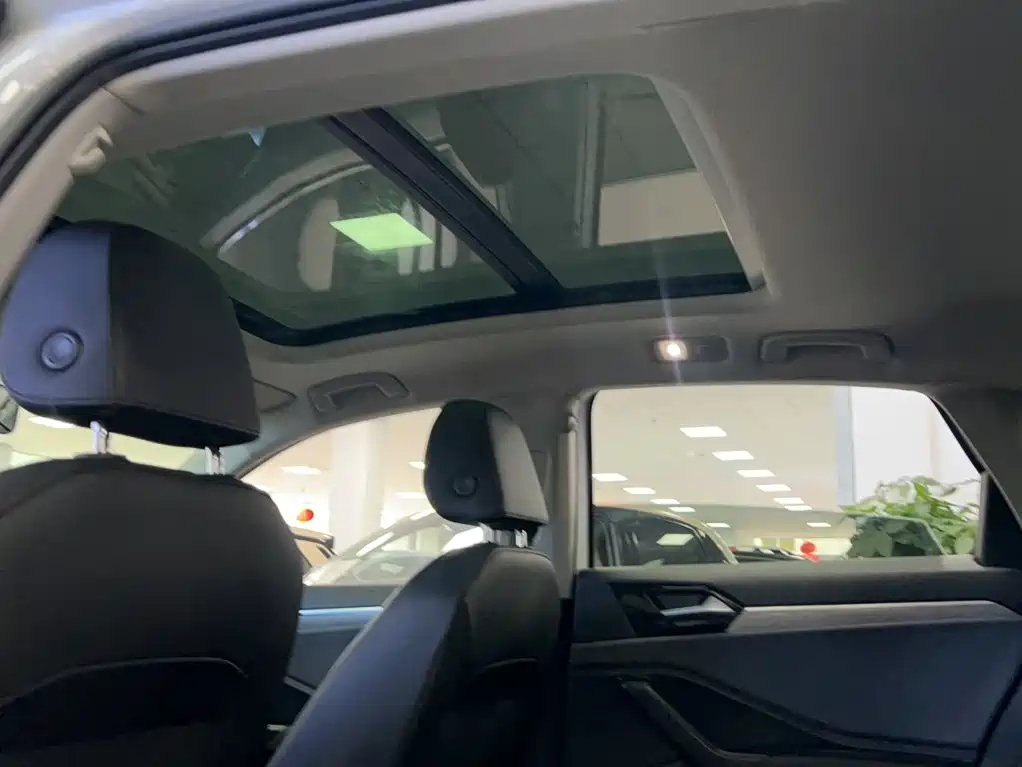 Volkswagen Sagitar — миниатюра 10