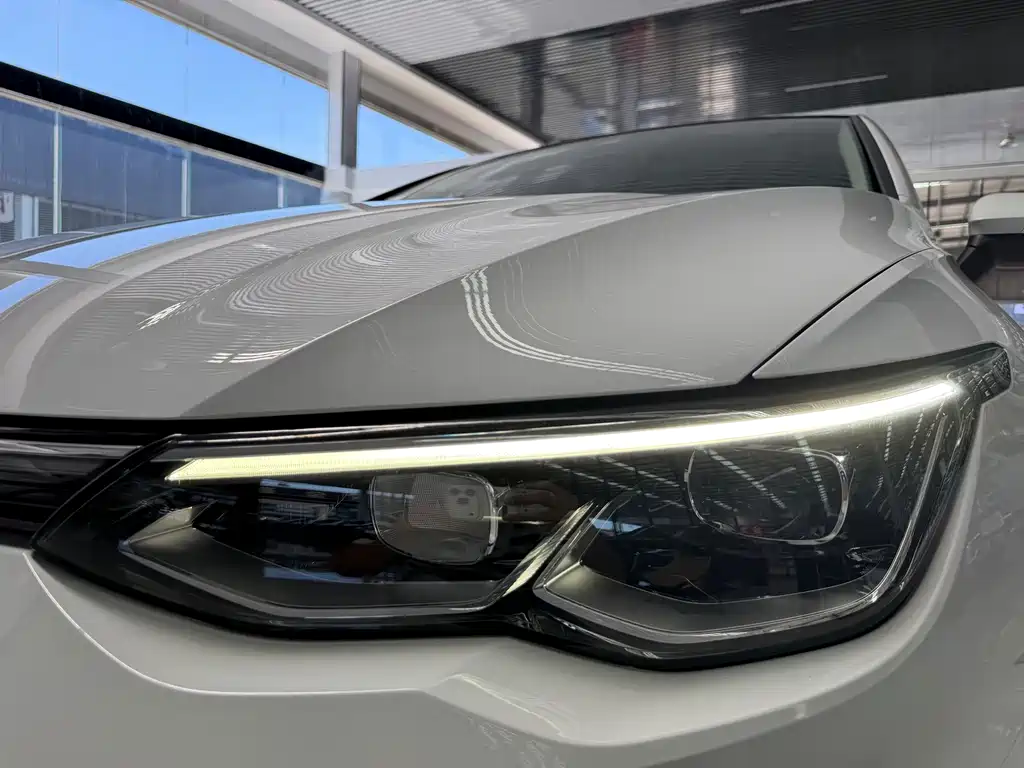 Volkswagen Golf — миниатюра 10