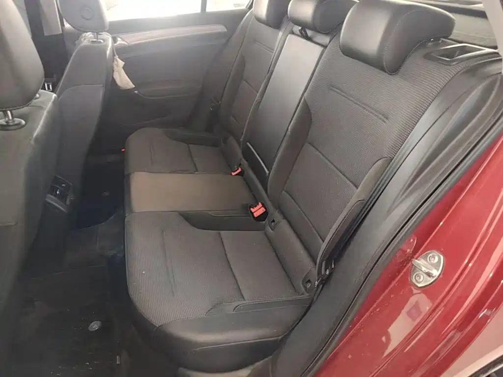 Volkswagen Golf — миниатюра 17