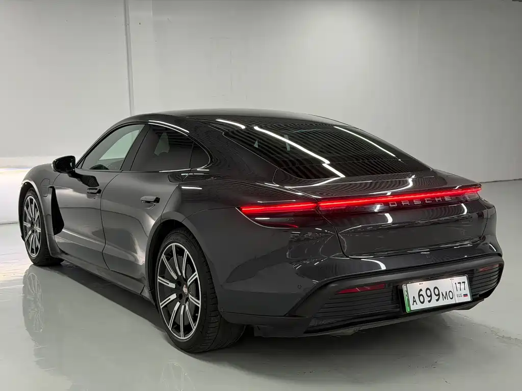 Porsche Taycan — миниатюра 5