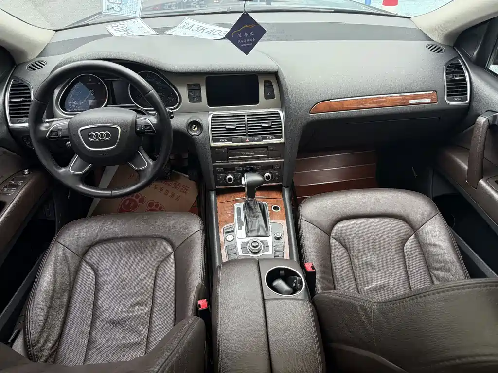 Audi Q7 — миниатюра 6