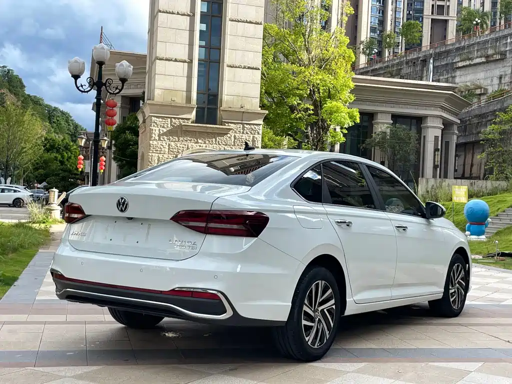 Volkswagen Lavida — миниатюра 13