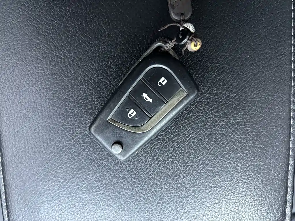 Toyota Reiz — миниатюра 4