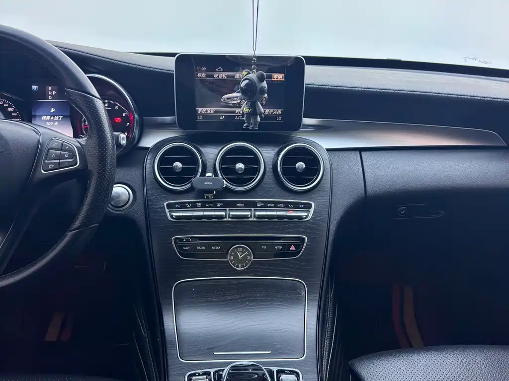 Mercedes-Benz C-Class — миниатюра 10