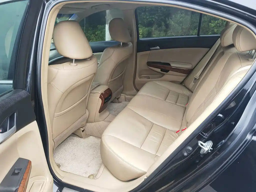 Honda Accord 2.0L EX Navi, фото 8