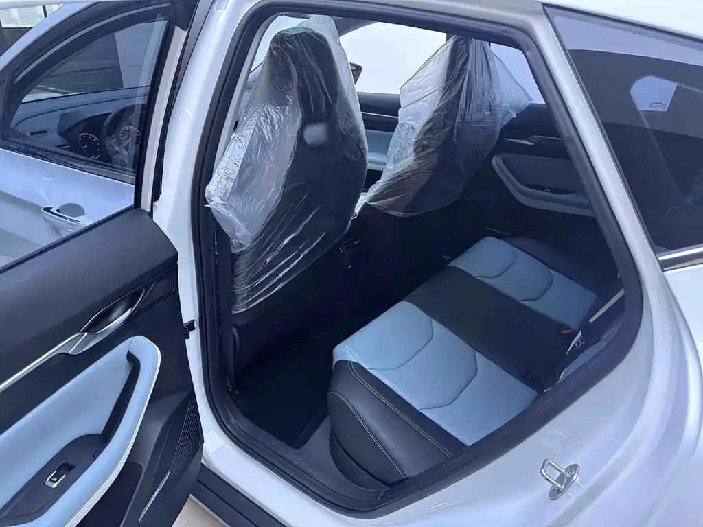 Geely Emgrand S — миниатюра 9