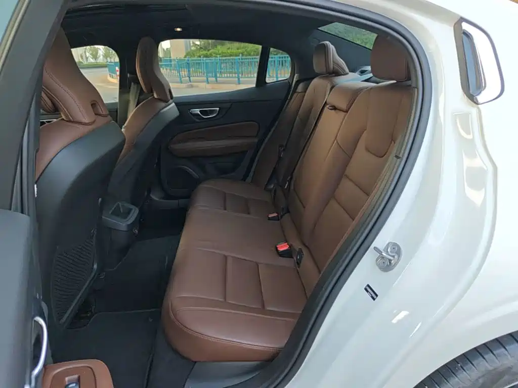 Volvo S60 — миниатюра 17