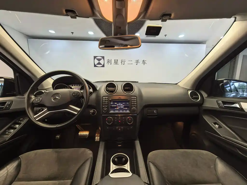 Mercedes-Benz M-Class — миниатюра 13