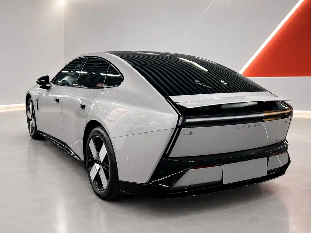 XPeng P7 — миниатюра 4