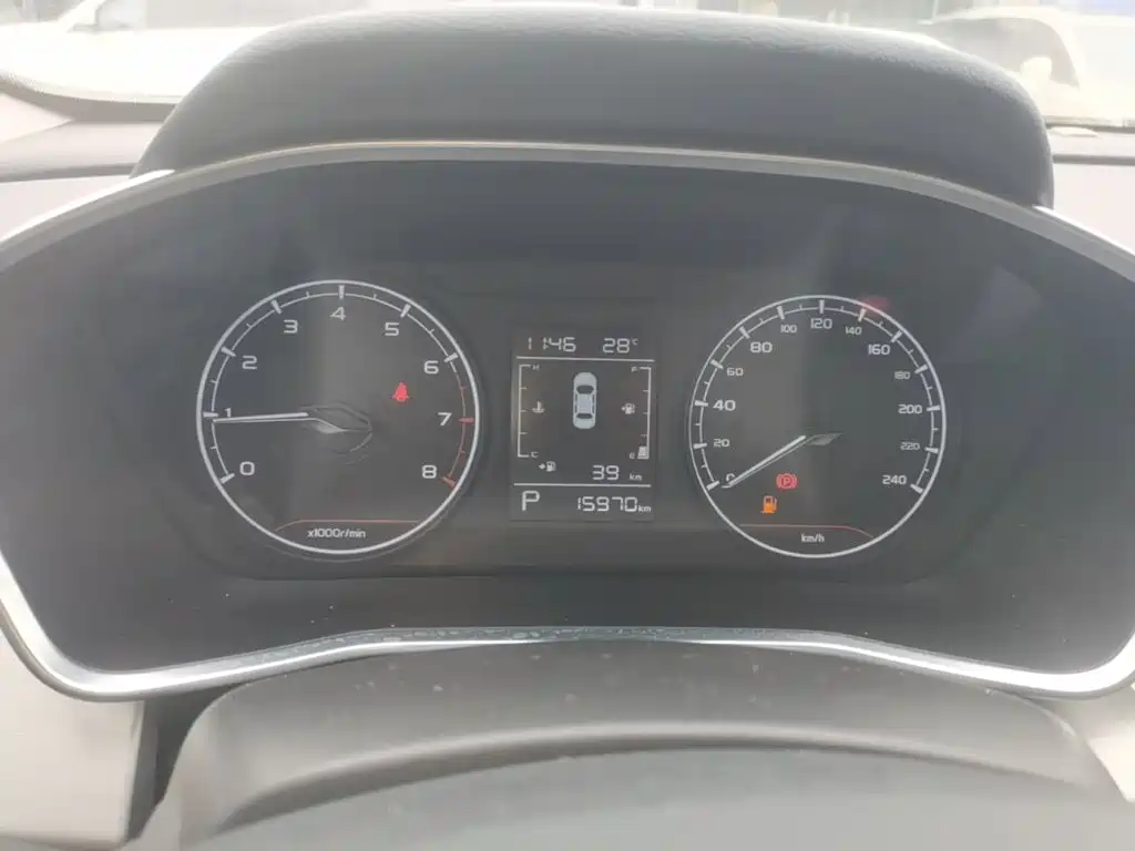 Geely Binyue — миниатюра 12