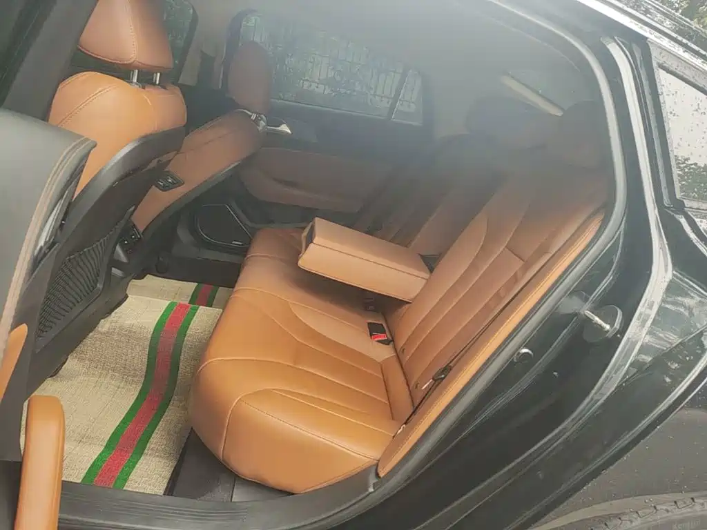Hongqi Hongqi H5 — миниатюра 17