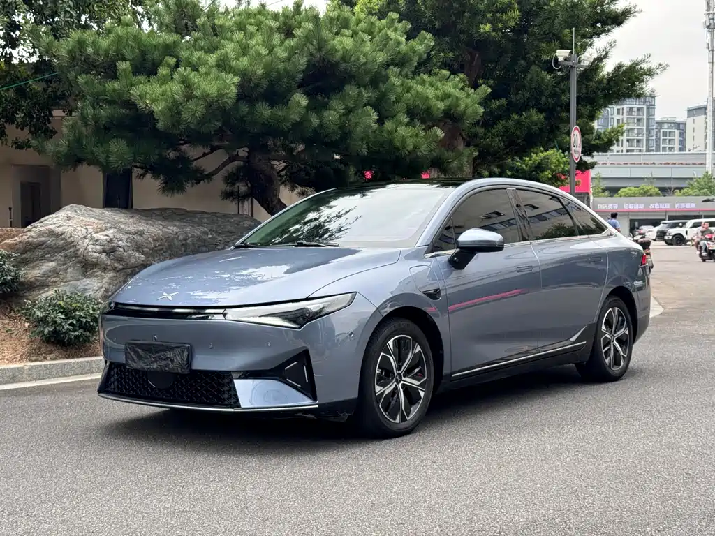 XPeng P5