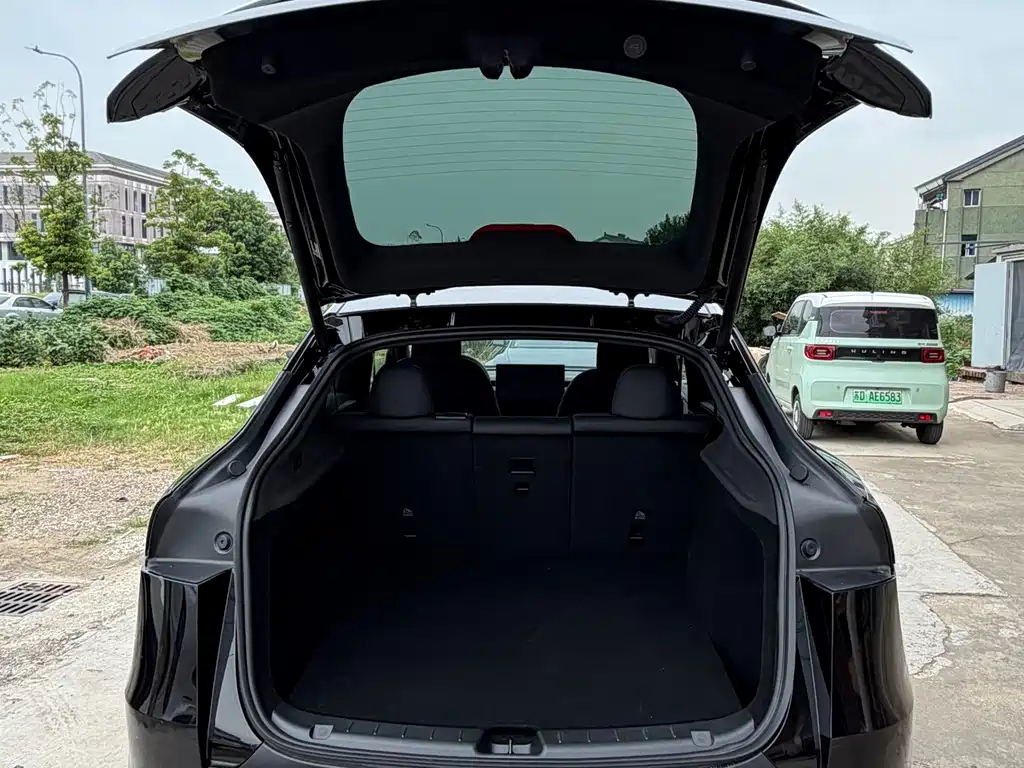 Tesla Model Y — фотографии объявления, Фото 10
