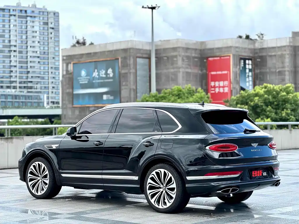 Bentley Bentayga PHEV — миниатюра 5