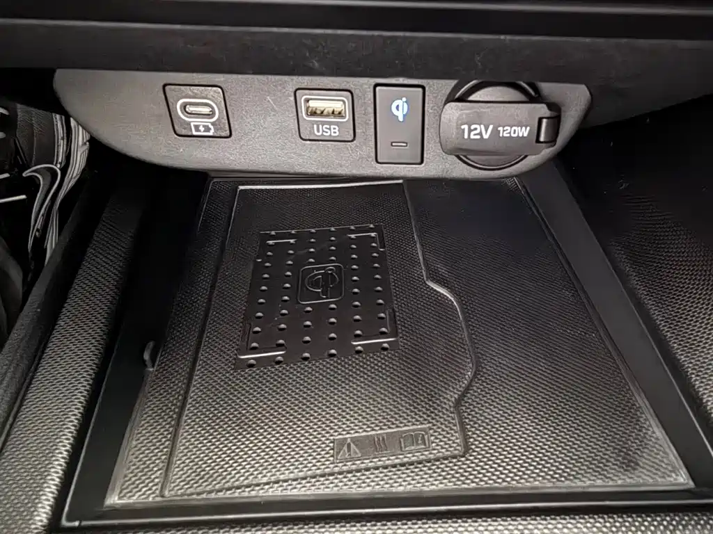 Hyundai Elantra — миниатюра 16