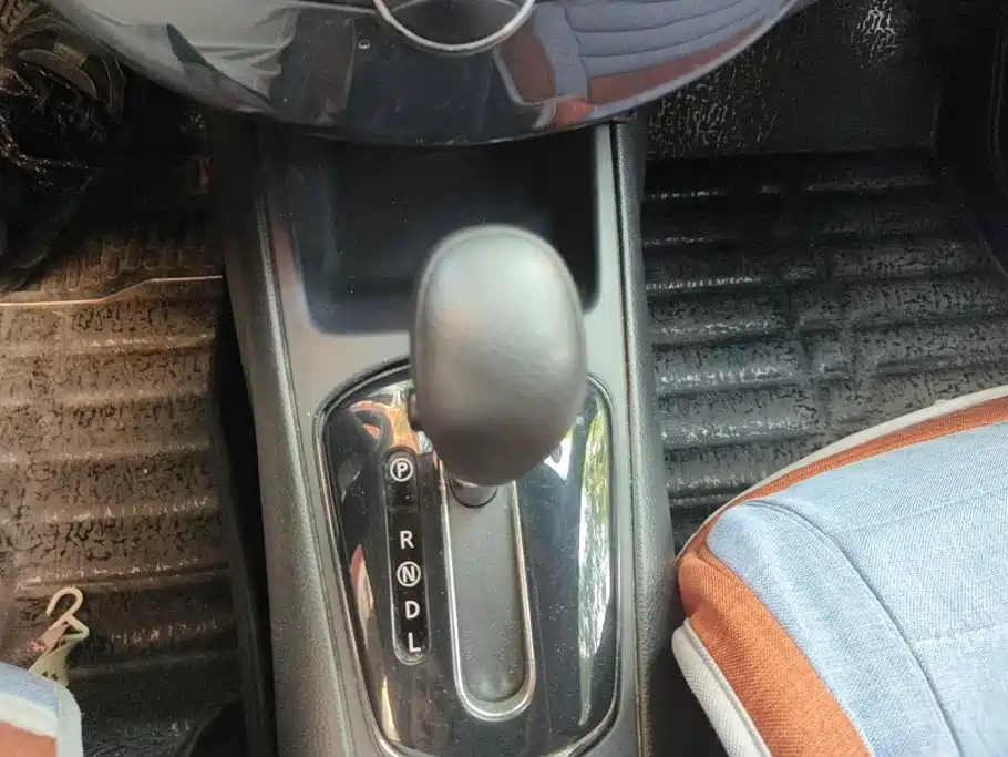 Nissan Tiida — миниатюра 16